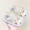 Zapatos de Verano de Nuevo Estilo para Niñas Pequeñas con Punta Cerrada, Zapatos de Princesa para Niños Personalizados de Suela Suave Antideslizantes, Sandalias para Bebés al por Mayor