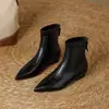 Botas Elegantes Afuniladas Elásticas Outono Inverno Novo Estilo Britânico Salto Baixo Salto Bloco Zíper Traseiro Botas de Cano Curto Botas Martin Botas Curtas Femininas