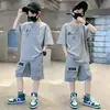 Traje de Verão para Meninos 2024 Novo Roupas de Verão para Crianças Médias e Grandes Moda Influenciador da Internet Estiloso e Bonito Tendência