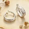 Estilo Retro Nostálgico Aros Circulares Dorados y Plateados con Puntos Negros, Aretes Grandes con un Toque de Lujo Ligero y Moda, Accesorios de Oreja Exagerados Versátiles de Alta Gama
