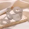 Europeo y Americano Textura Exagerada Flor Dorada Hueco Exagerado Pulsera Ancha Acero Inoxidable Abierta Gama Alta Acero de Titanio Mujer