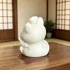 Figuras de gato de la suerte, adorables y talladas, que se asemejan a frutas de marfil, adornos minimalistas para la decoración de la sala de estar, el escritorio y la entrada, figuras de gato de la suerte al por mayor