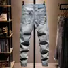 Jeans Impresos de Alta Gama para Hombre 2026 Nuevos Tendencia Versátiles Otoño Color Claro Elásticos Ajustados Skinny