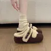 Zapatos cerrados de felpa estilo nuevo 2026, pantuflas semi-algodón, pantuflas de suela gruesa de doble uso para otoño e invierno para que las mujeres las usen afuera