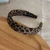 Faixa de cabelo de esponja com dentes estampada de leopardo para mulheres, versátil e estilosa, aumenta a altura do topo da cabeça, novo modelo 2026 acessório de cabelo