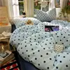 Estilo Coreano Estilo Blogger Línea A Súper Suave Felpa de Leche Invierno Juego de Cuatro Piezas Estilo INS Estampado de Lunares Cálido Juego de Felpa Doble Cara