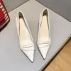 Zapatos de Tacón Versátiles para Mujer, Zapatos Profesionales de Punta Fina Stiletto, Zapatos de Boca Baja de Una Sola Pieza, Nuevo Modelo Más Vendido para Primavera 2025