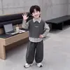 Traje para Niños Primavera y Otoño 2026 Nuevo Estilo Coreano Elegante Conjunto de Tres Piezas de Camisa para Bebé Atuendo de Otoño para Niños con Chaleco