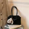 Bolsa Feminina de Grande Capacidade Transfronteiriça 2025 Nova Outono e Inverno Versátil Retrô Bolsa de Ombro Nicho Popular Bolsa Tote para o Dia a Dia