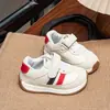 Tênis Masculino Outono Novo Estilo Sapatos Femininos Leves Couro Sapatinhos de Bebê para Caminhar Respirável Tênis de Corrida Feminino