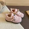 Zapatos Birkenstock Peludos de Punta Redonda sin Cordones Estilo Retro para Mujer 2026 Otoño/Invierno Nuevo Estilo Estilo Bosque Suela Gruesa Forro de Felpa Zapatos de Algodón Cálidos