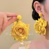 Día Soleado en la Isla~Aretes de Borla con Pétalos Amarillos de Verano para Mujer 2026 Nuevos Accesorios Fotográficos de Nicho Estilo Resort para Mujer