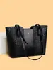 Nova Bolsa Tote Simples Feminina Grande Capacidade Casual de Ombro Alta Aparência Moda Comute Bolsa de Axila Feminina