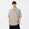 Camiseta retrô estilo americano cinza escuro, polo masculino de verão moderno com textura waffle de tricô de manga curta, top masculino de corte solto