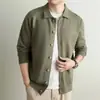 Suéter de Tricô Masculino 2026 Outono/Inverno Estilo Old Money Cardigan com Gola Reversível Jovem Luxo Casual de Negócios Jaqueta de Tricô de Peça Única