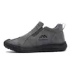 Nuevos zapatos de algodón de invierno para hombre, botines cálidos con forro de felpa, cómodas botas de nieve de suela gruesa, botas de algodón a prueba de frío y antideslizantes