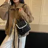 Mochila Tecida Retrô Design de Nicho Feminino Acabamento em Renda Bolsa Escolar Versátil Casual para o Dia a Dia Estudante Mochila Leve