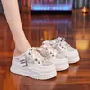 Zapatillas de Verano 2025 para Mujer, Sandalias Nuevas de Suela Gruesa con Aumento Interno, Zapatos Versátiles de Malla Transpirable con Plataforma Pequeña