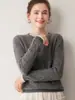 Suéter de malha feminino gola redonda outono e inverno 100% cashmere solto trançado em blocos de cor gola redonda versátil slim-fit pulôver manga longa