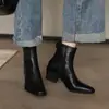 Botines retro de cuero estilo británico, adecuados para comercio transfronterizo, con tacón grueso, punta cuadrada pequeña y cremallera trasera, perfectos para otoño e invierno, disponibles en tallas grandes para mujer