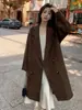 Abrigo de terciopelo de camello de doble cara para mujer 24 años nuevo estilo socialité de alto nivel abrigo largo de lana grueso de doble botonadura
