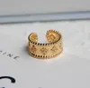Pulseira de Calidoscópio Clássico Estilo Europeu e Americano Moda Popular Transfronteiriça para Mulheres, Luxo Leve, Trevo de Quatro Folhas Versátil Temperamento, Preço de Fábrica