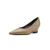 Zapatos elegantes de tacón de cuña de 3 colores con punta, capa superior de piel de oveja, corte bajo, estilo simple de otoño 2026, zapatos de cuero adelgazantes para el trabajo