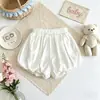 Novos Shorts Botão de Flor para Meninas Várias Cores Verão Bebê Casual Versátil Confortável Bebê Cor Sólida Calças Lanterna