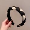 Diadema de estilo Chanel con diseño de nicho suave de Corea del Sur que aumenta la altura, tocado retro, diadema trenzada tejida de color contrastante, accesorio para el cabello