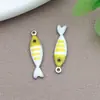 1 Colgante de Pescado Rayado Multicolor de Esmalte de Acero Inoxidable de Doble Cara Gota de Aceite Accesorios de Joyería para Pendientes, Collares, Pulseras DIY