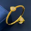 Anillo Clásico de Lujo Ligero Elegante con Borde de Perlas y Diamantes Completos Forma de Gota de Agua Moda Bohemia para Mujer Anillo de Dedo Chapado en Cobre Dorado