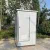 Baño Móvil Exterior Integrado con Inodoro, Regadera y Tina para Zonas Rurales