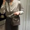 Bolso de Mano Retro Estilo Coreano para Commuter para Mujer 2025 Nuevo Bolso Cruzado de Hombro Casual Cubo de Alta Gama Versátil