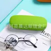 Al por mayor versión coreana para hombres y mujeres estudiantes ins simple fresco lindo color sólido anticaída antideslizante portátil estuche para gafas logo gratis