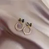 Aretes de Aguja de Plata S925 Coreanos Nuevos Explosiones Aretes para Niñas Temperamento Simple Joker Aretes Tono Agitado con Aretes Venta al por Mayor