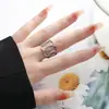 Anel Aberto com Design de Nicho Interessante Feito de Aço Inoxidável, Anel para Dedo Indicador com um Toque de Luxo Leve, Moderno e Fashion, Acessório Versátil Estilo Coreano