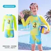 Verão 2026 Novo Maiô Infantil Duas Peças Disney para Meninos Novo Maiô de Moda Praia para Meninos