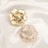 Broche de Camelia de Perlas de Lujo Ligero de Alta Calidad Aleación Goteo de Aceite Clásico Vintage Rosa Pin Fijo Antideslizante