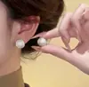 Diseño de Nicho Lujo Ligero para Mujer, Puños de Oreja Redondos Completamente Diamantados Super Brillantes, Pendientes de Gama Alta con un Estilo Único Simple y Elegante, Accesorios de Oreja de Cristal