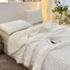 Comércio Exterior Transfronteiriço Manta Grossa de Lã de Cordeiro com Fleece e Pelo Sintético de Coelho com Flanela Listrada de Camada Dupla