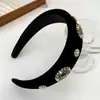 Diadema de Terciopelo Negro con Brillantes Pedrería y Perlas, Accesorio de Cabello de Lujo de Gama Alta con un Toque Sofisticado