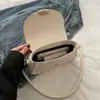 Bolsa de Ombro Estilosa Francesa de Alta Qualidade para Mulheres 2025 Nova Versátil e Exquisita Bolsa de Ombro Retrô