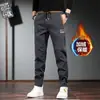 Calça masculina reta versátil e solta com forro de fleece 2026, tendência, calça masculina casual reta versátil estilo Hong Kong