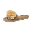 Chinelos fofos florais casuais para casa 2026 para mulheres, adequados para uso externo, novo estilo outono e inverno, antiderrapantes e estilosos