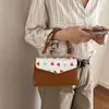 Bolsa de Ombro Único Transversal Pequena Quadrada Moda Simples Tendência Versátil Estampa de Cereja Nova Primavera 2026