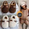Zapatos Birkenstock de Piel de Cordero para Niñas Invierno 2025 Nuevos Zapatos de Algodón Cálido de Felpa para Niños Boca Baja de Princesa para el Hogar