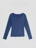 Camiseta Retrô Chique Estilo Coreano com Gola Henley de Manga Longa Feminina Outono Design Moderno Slim Fit Valoriza a Silhueta Camada Base