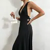 Vestido largo de estilo europeo y americano transfronterizo con cuello halter, escote en V profundo, falda amplia, espalda descubierta, cintura de corbata, elegante vestido de noche y vestido de resort