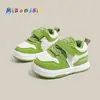 Zapatos Nuevos de Algodón para Bebé de Invierno, Zapatos para Niña Pequeña, Zapatos Deportivos Impermeables de Cuero y Terciopelo para Niños de 1 a 3 Años
