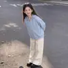 Conjunto de Dos Piezas para Niñas: Sudadera con Capucha de Manga Larga Estilo Universitario 2026 y Pantalones Casuales de Color Sólido (Niños de mediana edad y mayores) - Versión coreana